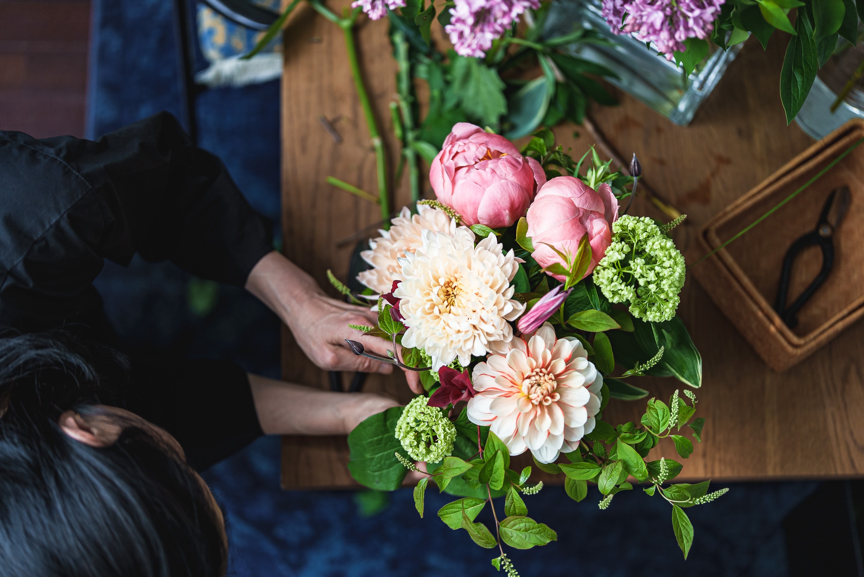 写真-久高将也｜コーポレートロゴ（CI） ベーシックアプリケーション デザイン｜SENSES Flower｜フラワーデザイン フラワーアトリエ・ショップ ｜アートディレクション デザイン｜東京都世田谷区桜新町・用賀